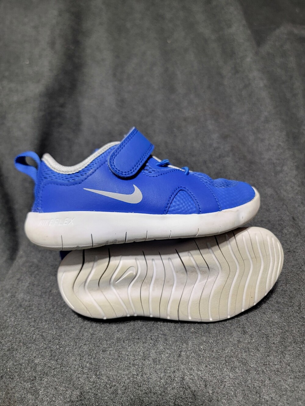 USED Nike Flex Contact 3